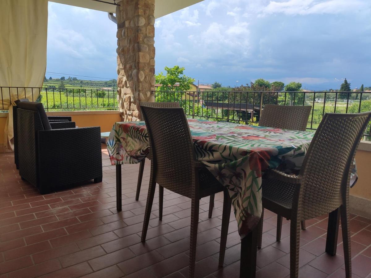 Sara Holiday Rentals Бардолино Екстериор снимка