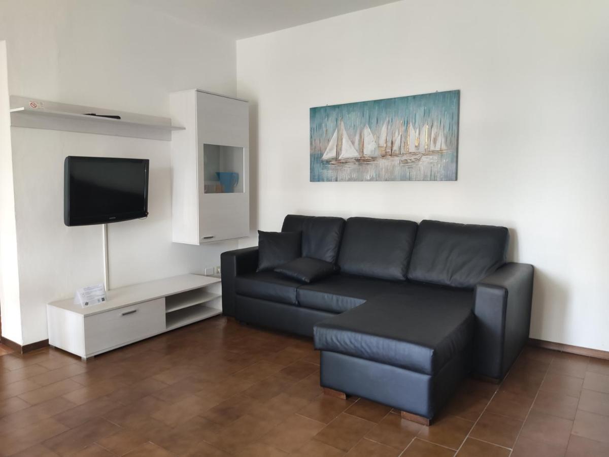 Sara Holiday Rentals Бардолино Екстериор снимка