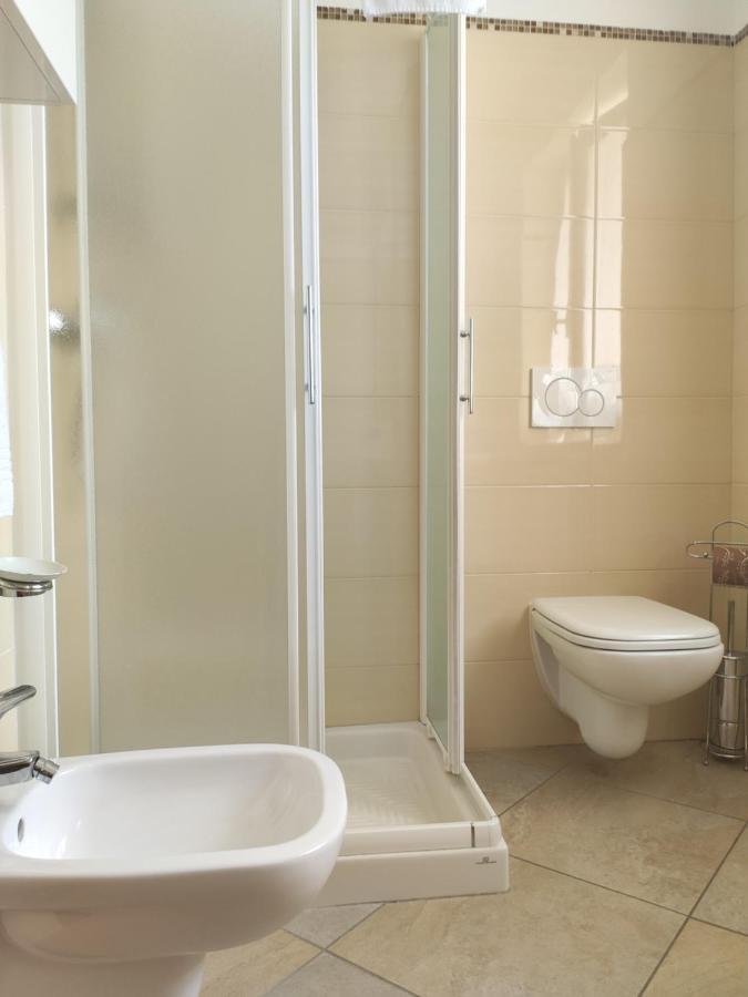 Sara Holiday Rentals Бардолино Екстериор снимка