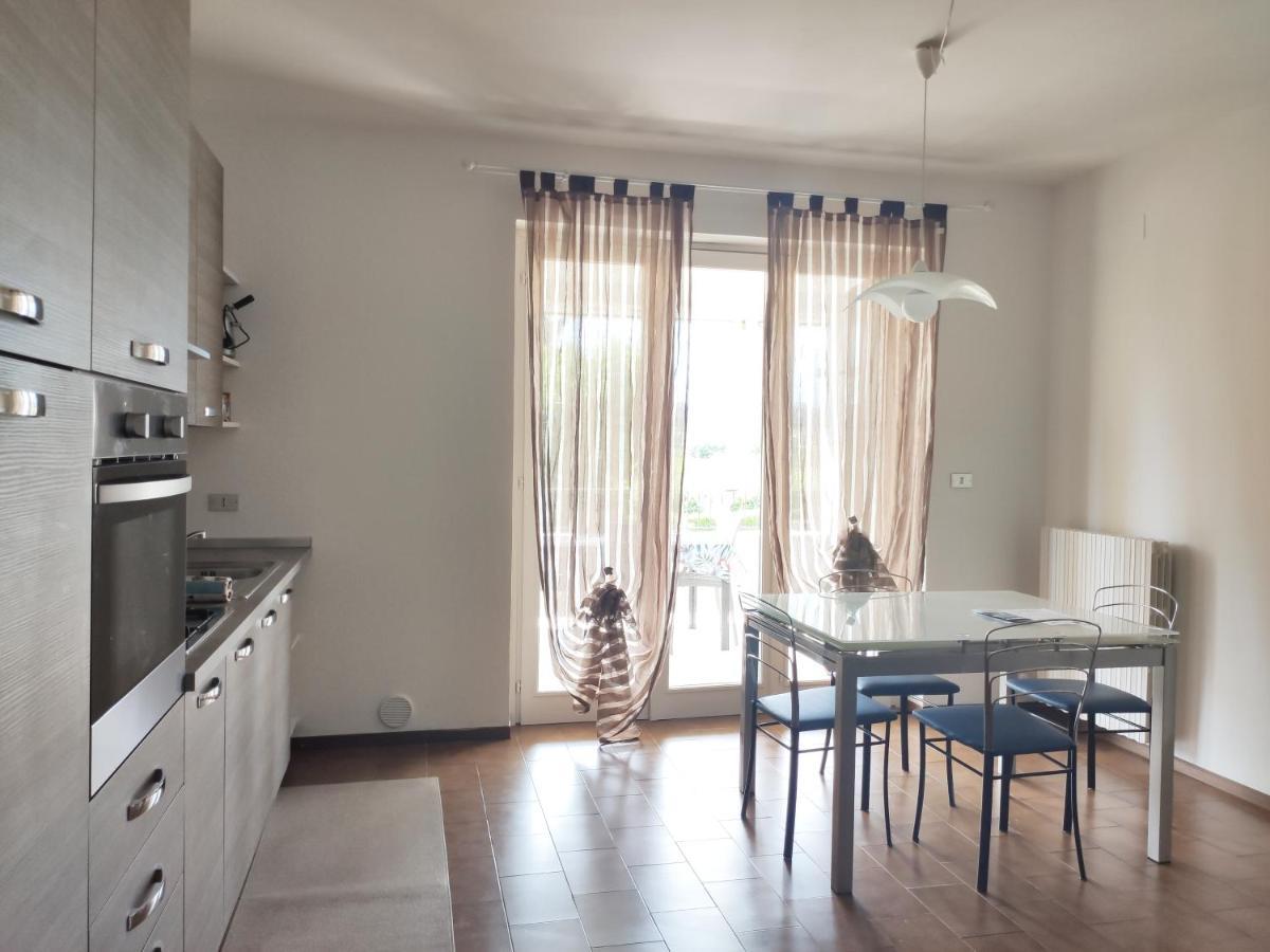 Sara Holiday Rentals Бардолино Екстериор снимка