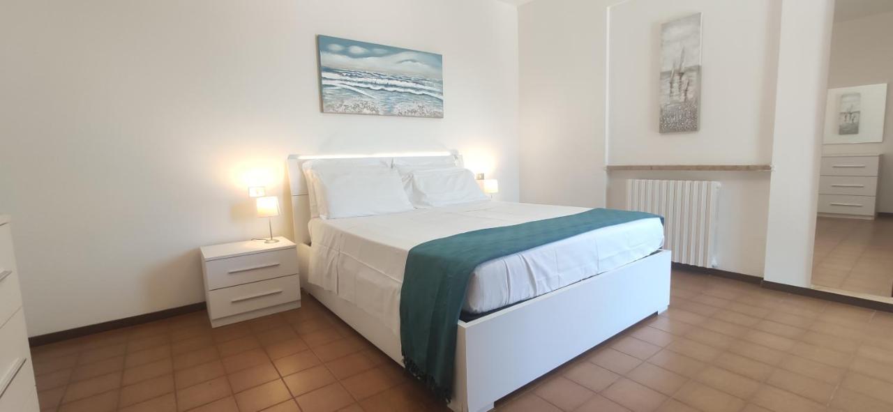 Sara Holiday Rentals Бардолино Екстериор снимка