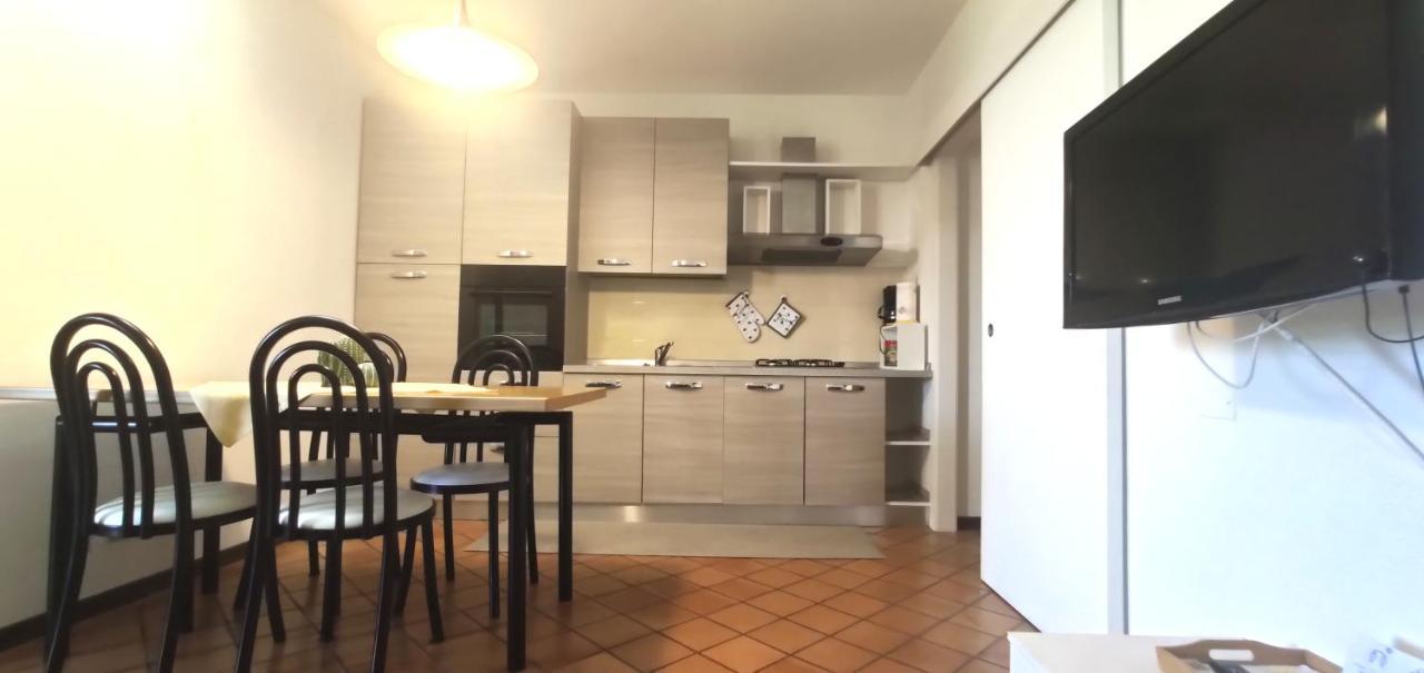 Sara Holiday Rentals Бардолино Екстериор снимка