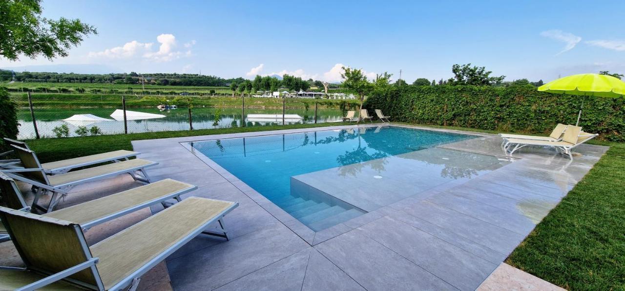 Sara Holiday Rentals Бардолино Екстериор снимка