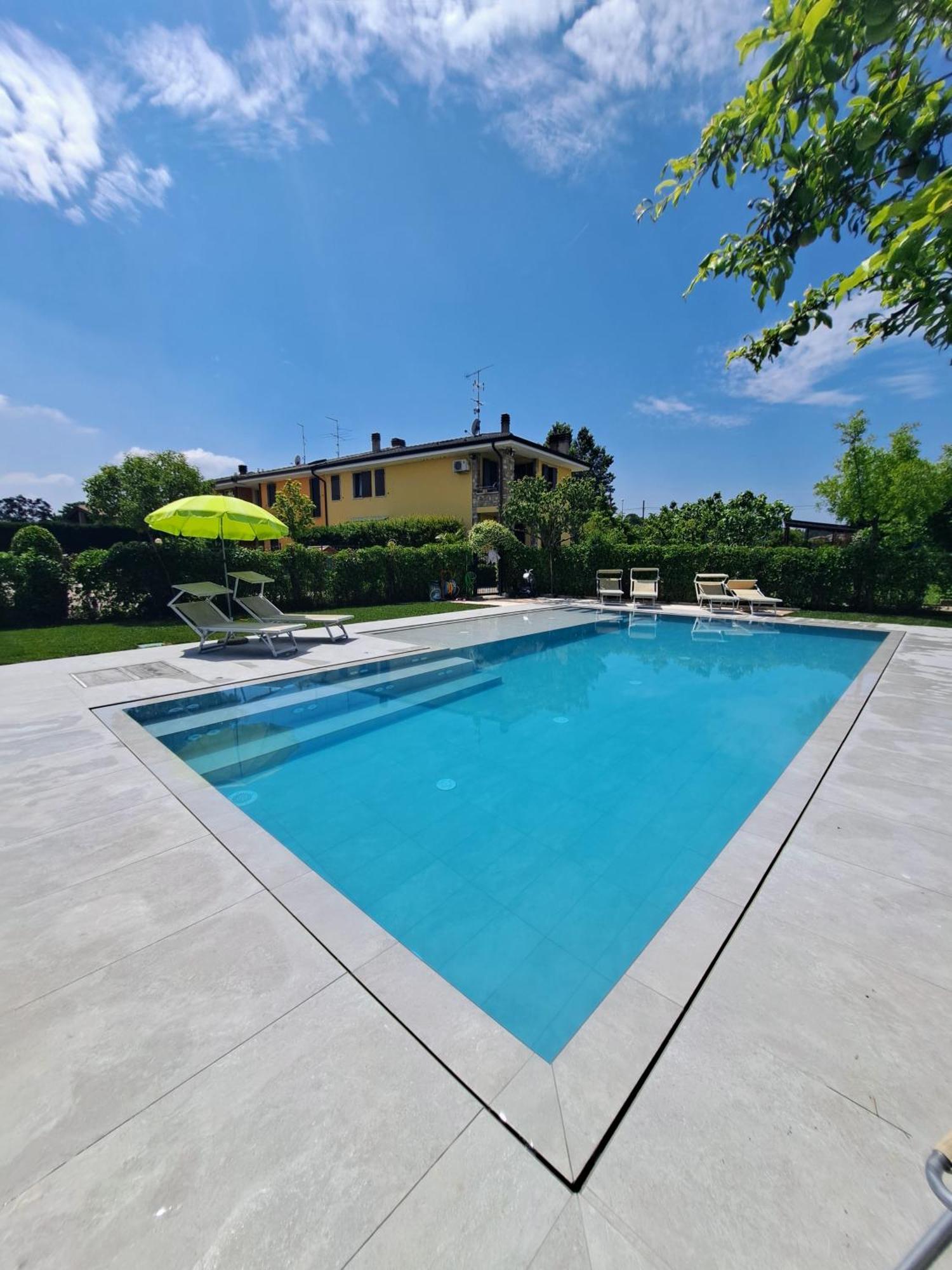 Sara Holiday Rentals Бардолино Екстериор снимка